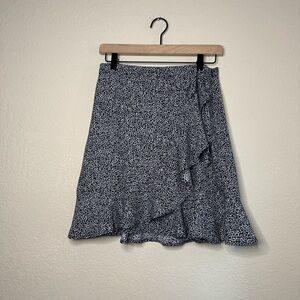 Loft Navy & White Floral Wrap Skirt Size 2 Petite